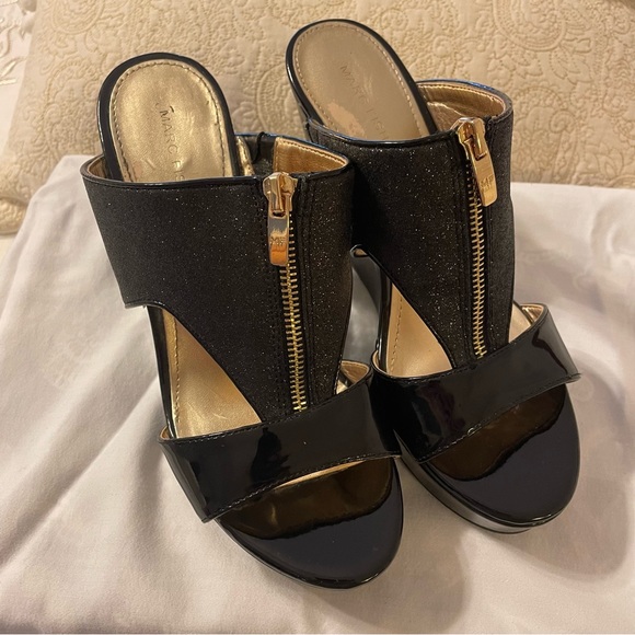Marc Fisher Black Glitter Women’s Wedge Sandal with Gold Front Zipper, Size 8M - Picture 1 of 7